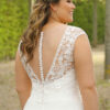 Brautkleid in großen Größen Braut von hinten