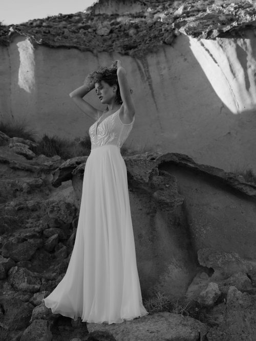 schlichtes Brautkleid mit Spitze und Chiffon Rock