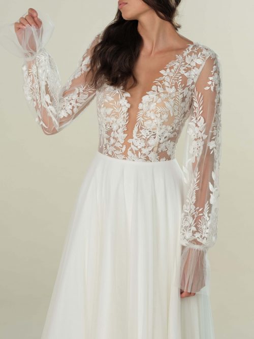 Brautkleid mit langen Ärmel und Spitze