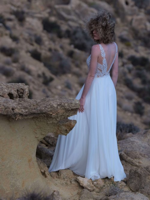 schlichtes Brautkleid mit Spitze und Chiffon Rock