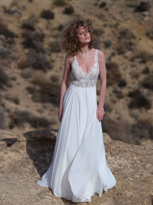 schlichtes Brautkleid mit Spitze und Chiffon Rock