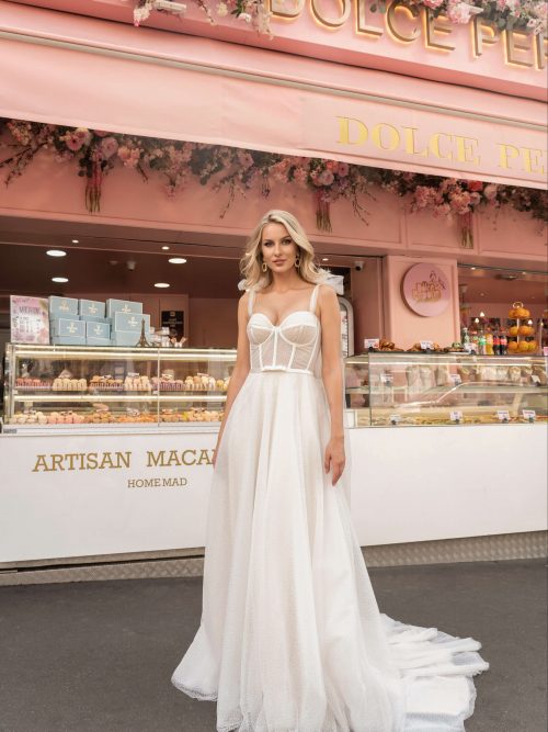 Brautkleid mit Corsage und Punkte