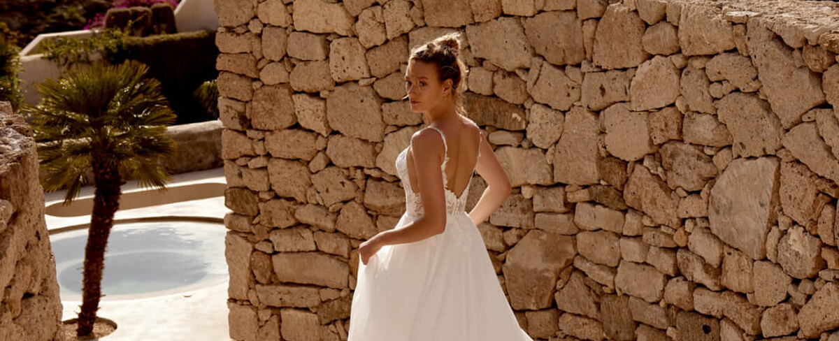 Braut mit Brautkleid - unsere Designer